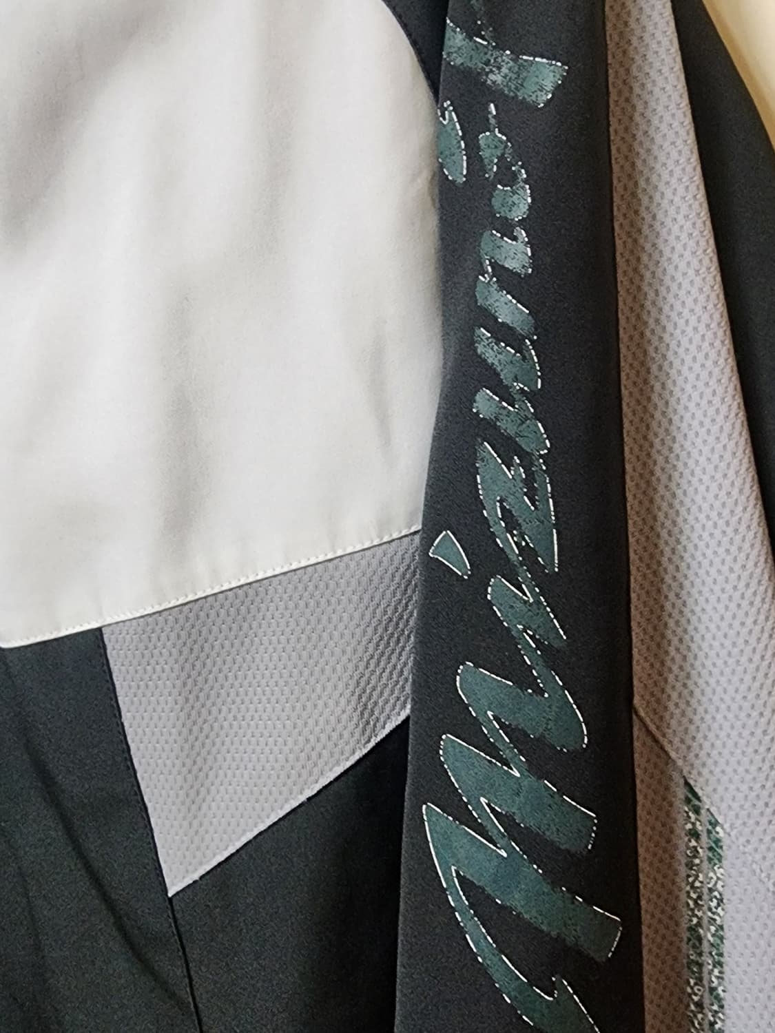 미즈노 반집업 바람막이 상품이미지5