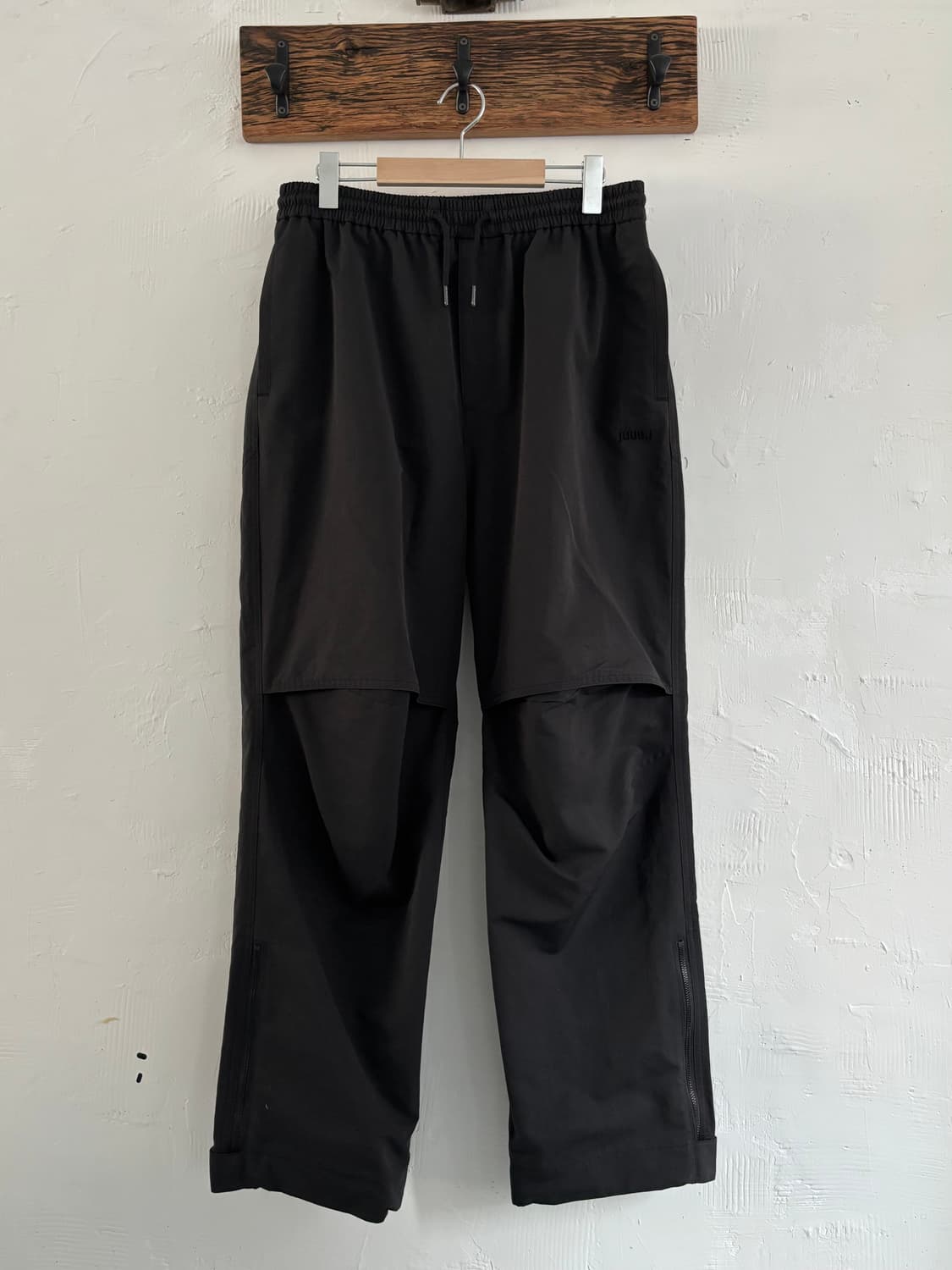 Juun.J 준지 블랙컬러 팬츠 상품이미지2