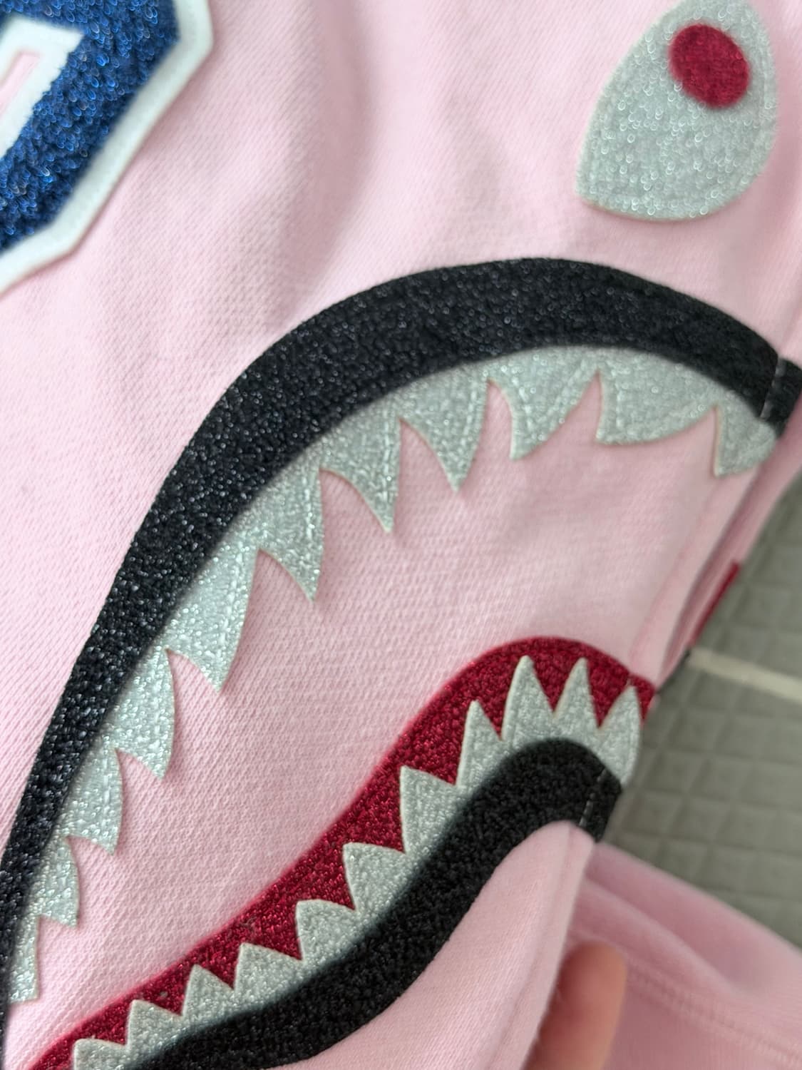 BAPE [미착용/도쿄한정] 베이프 핑크 샤크 후드티 희귀라인 급처 상품이미지4
