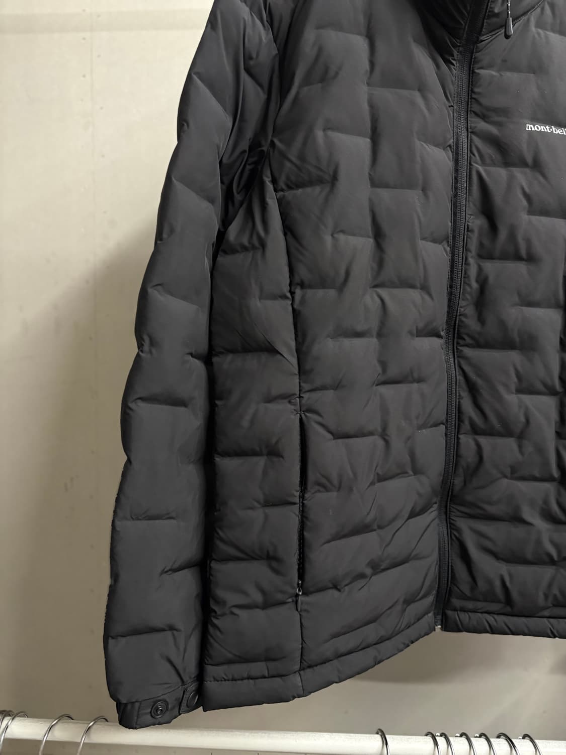 몽벨 경량 블랙패딩 상품이미지5