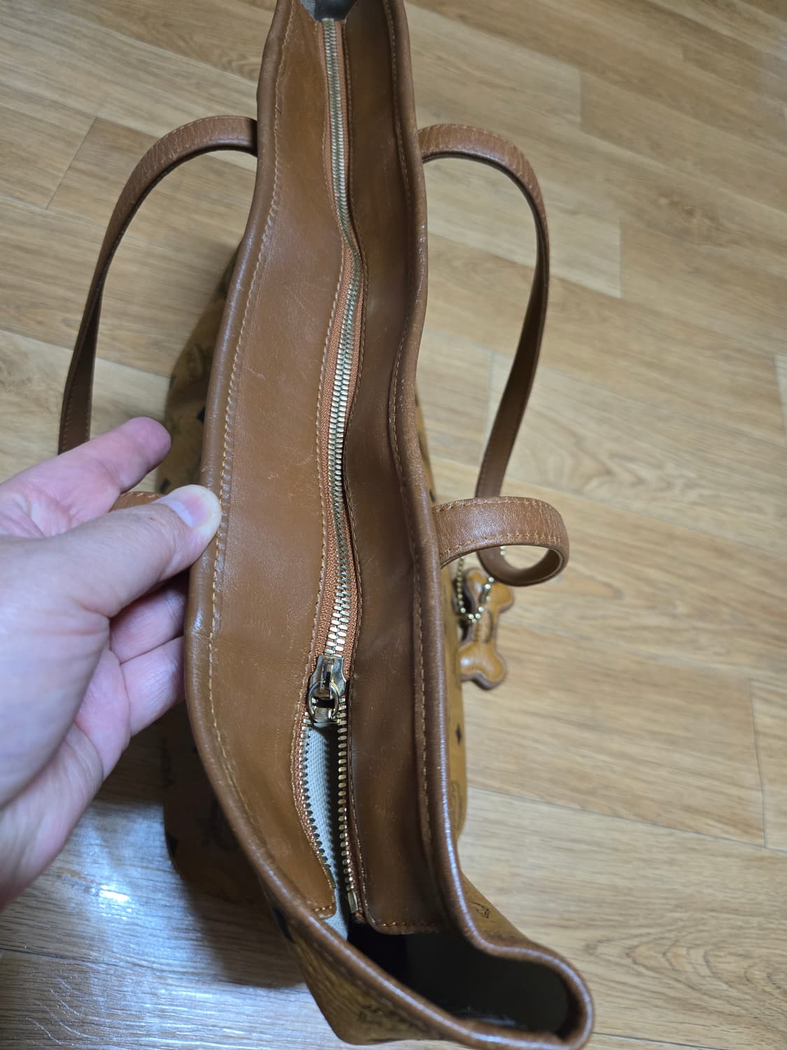 MCM 정품 비세토스 라지 쇼퍼백 숄더백 상품이미지7