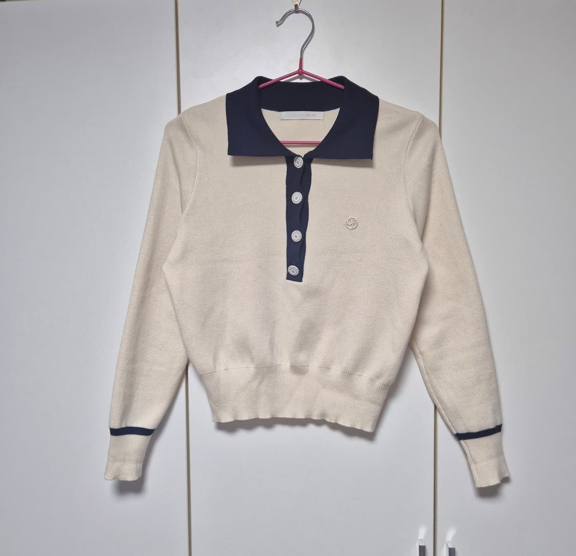 올리브데올리브 버튼 카라 배색 니트 아이보리 상품이미지1
