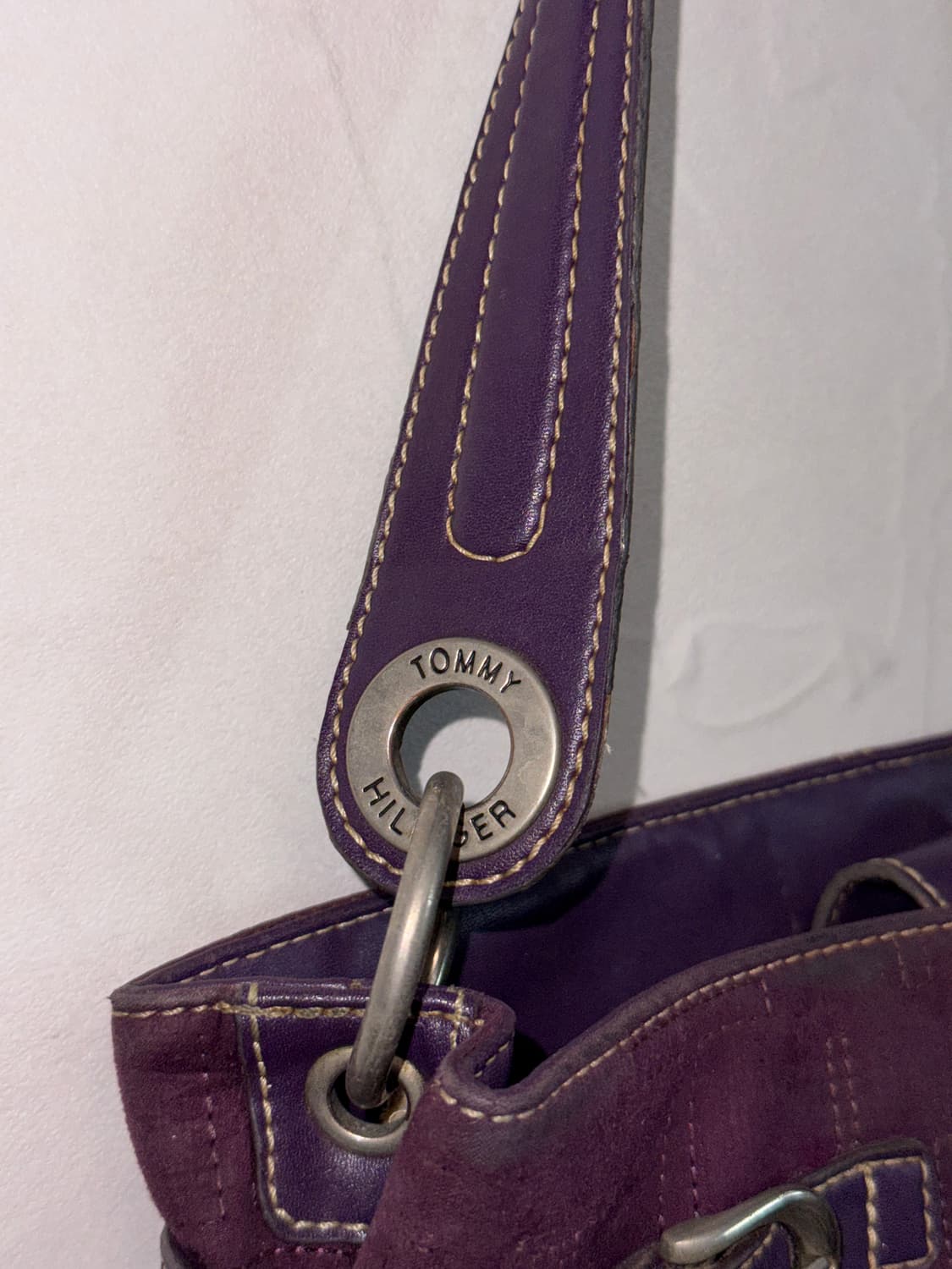 Tommy Hilfiger violet stitch buckle 숄더백 상품이미지3