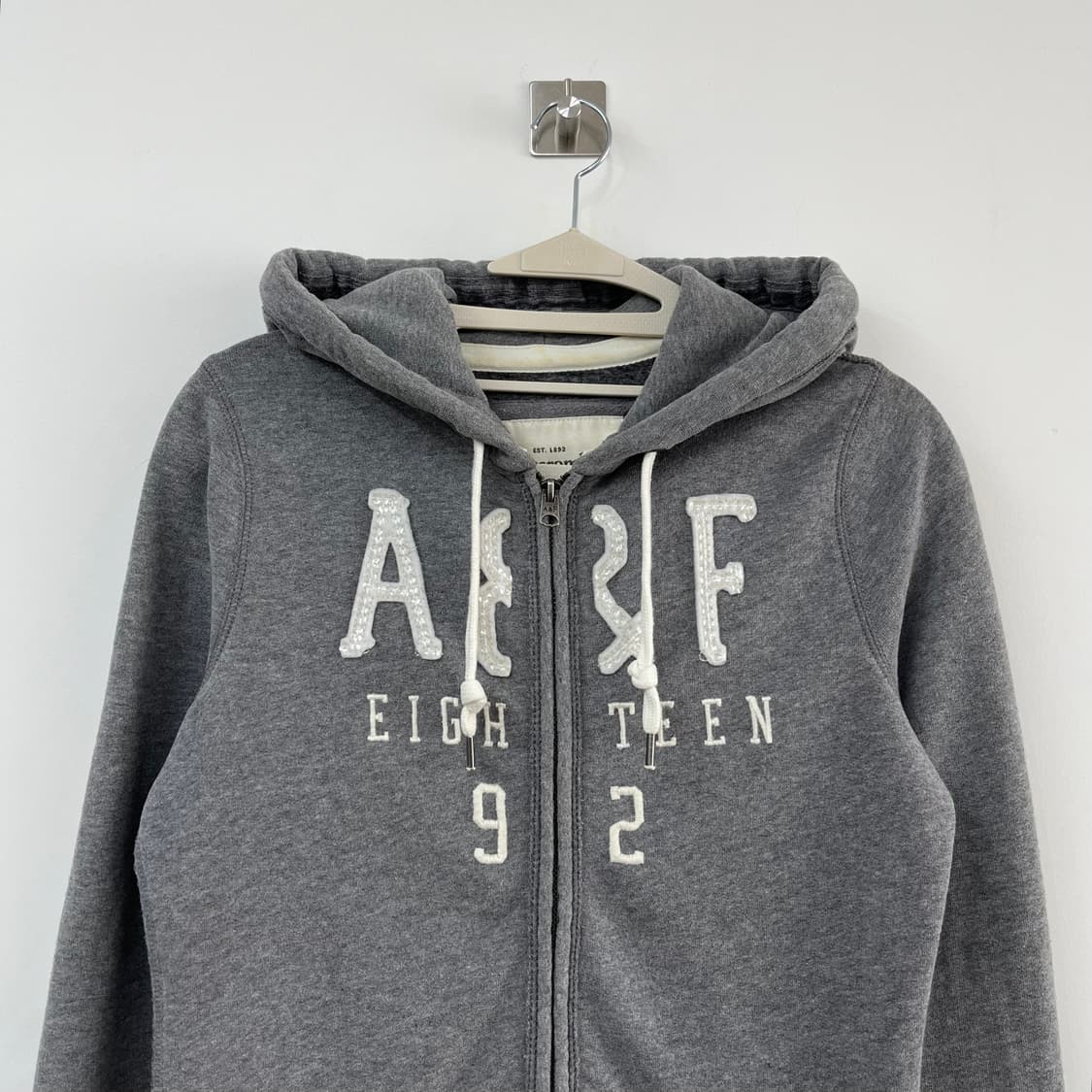 아베크롬비 슬림핏 자수로고 그레이 후드집업 상품이미지4