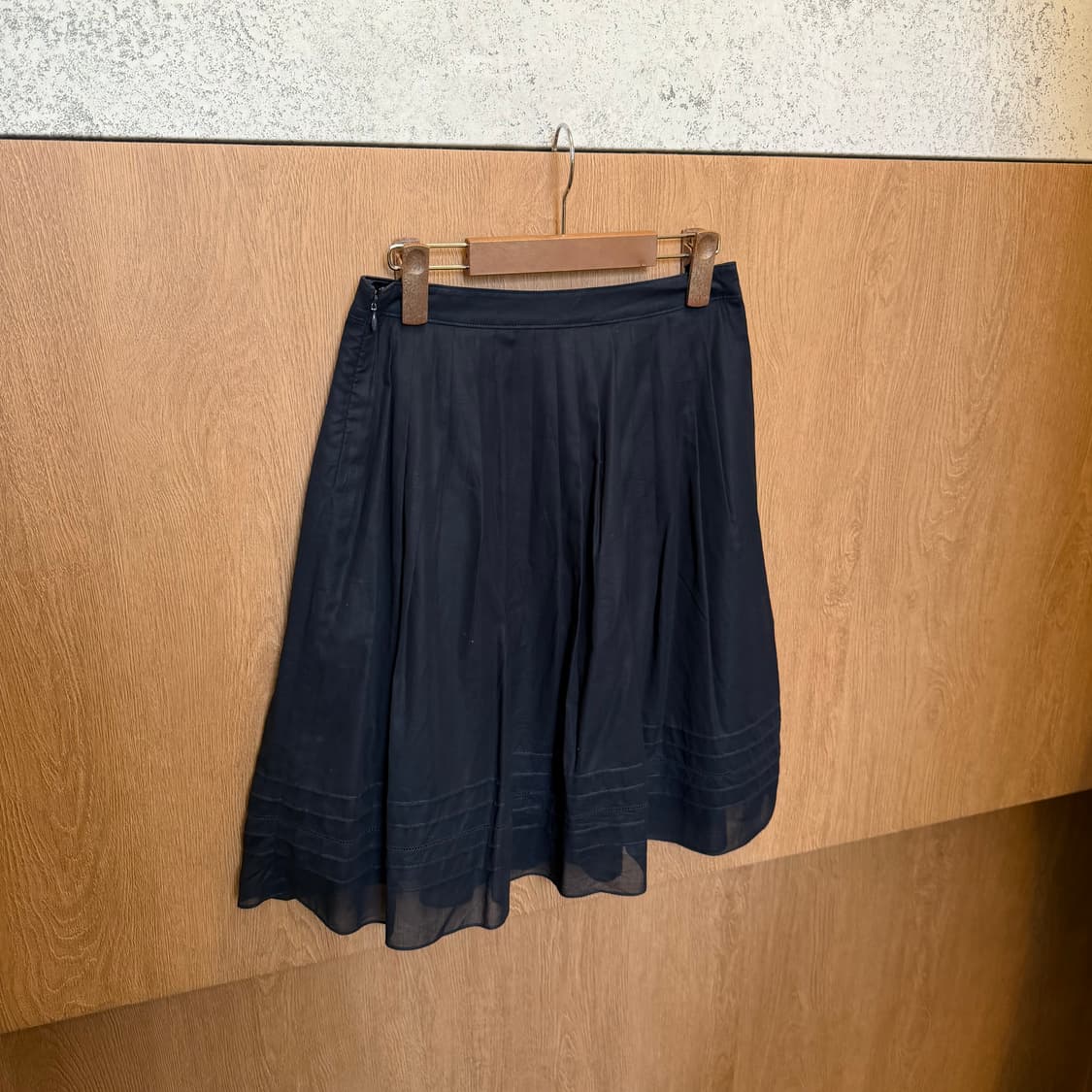 맥킨토시 필로소피 미디 스커트 시어 레이어 디테일 플레어핏 블랙 상품이미지2