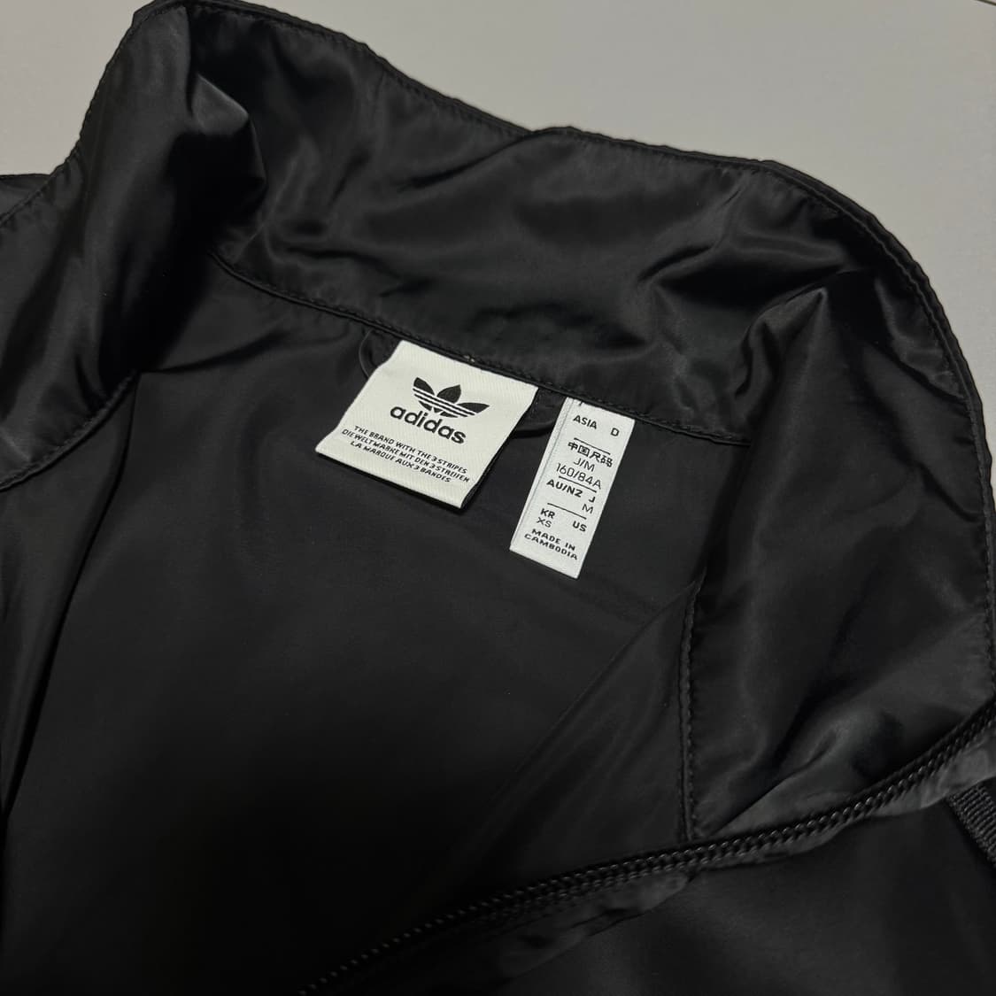 아디다스(adidas) 블랙컬러 파이어버드 자수로고 언발란스 트랙탑 자켓 상품이미지3