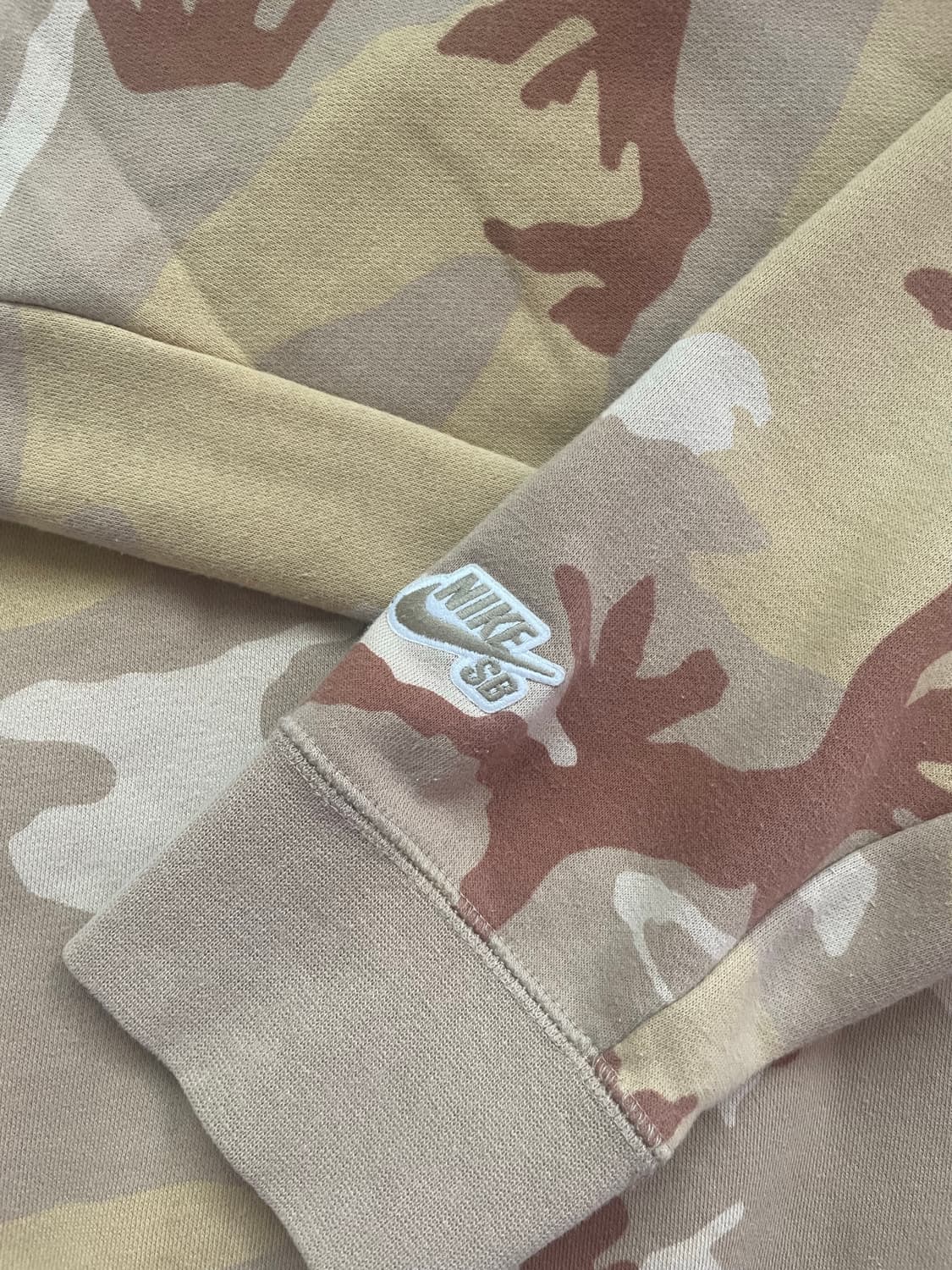 나이키 남성 카모 맨투맨 베이지 상품이미지5