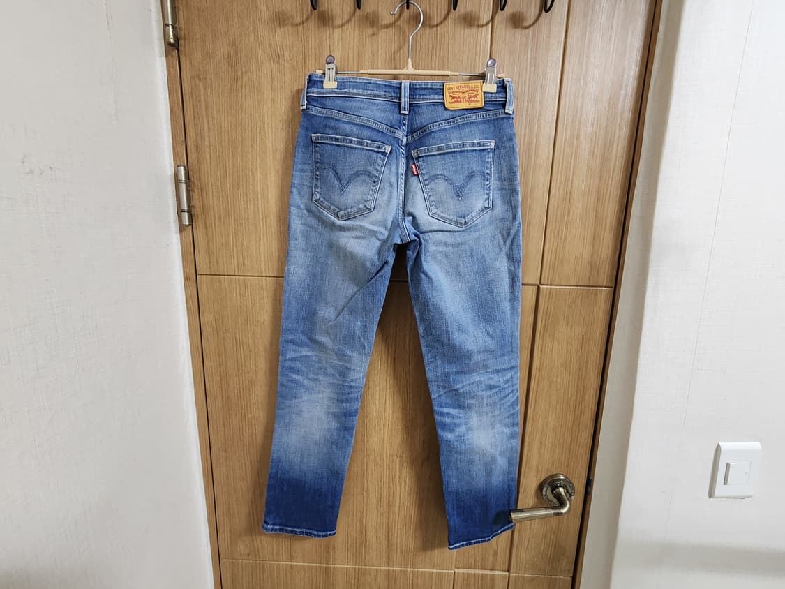 (24)여성 리바이스 보이프렌드핏 빈티지 워싱 데님 팬츠 상품이미지3