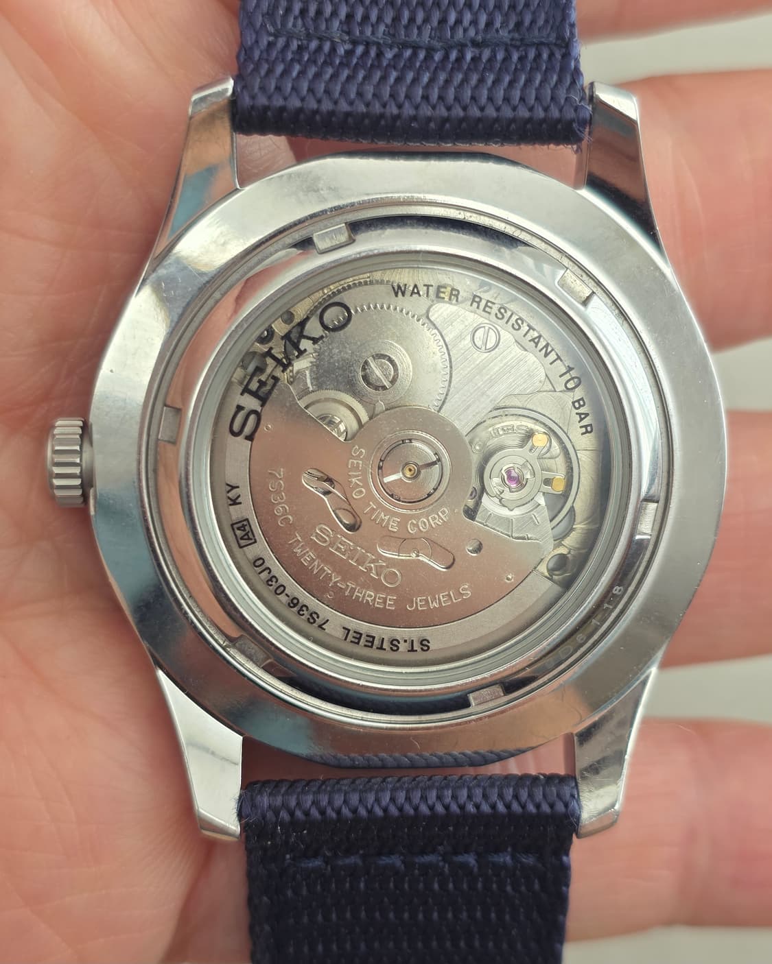 세이코 5 오토메틱 SPORTS
SNZG11K BLUE 스켈레톤 시계 상품이미지2