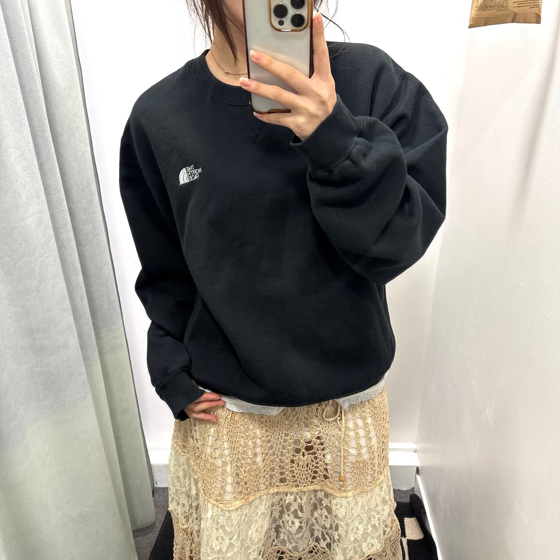 노스페이스 블랙 백로고 스웻셔츠 상품이미지1