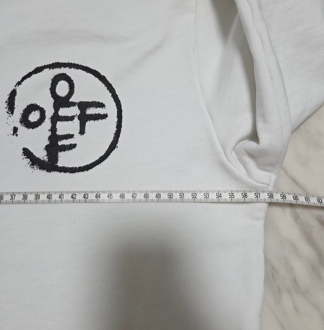 오프화이트 프린트 맨투맨 상품이미지3