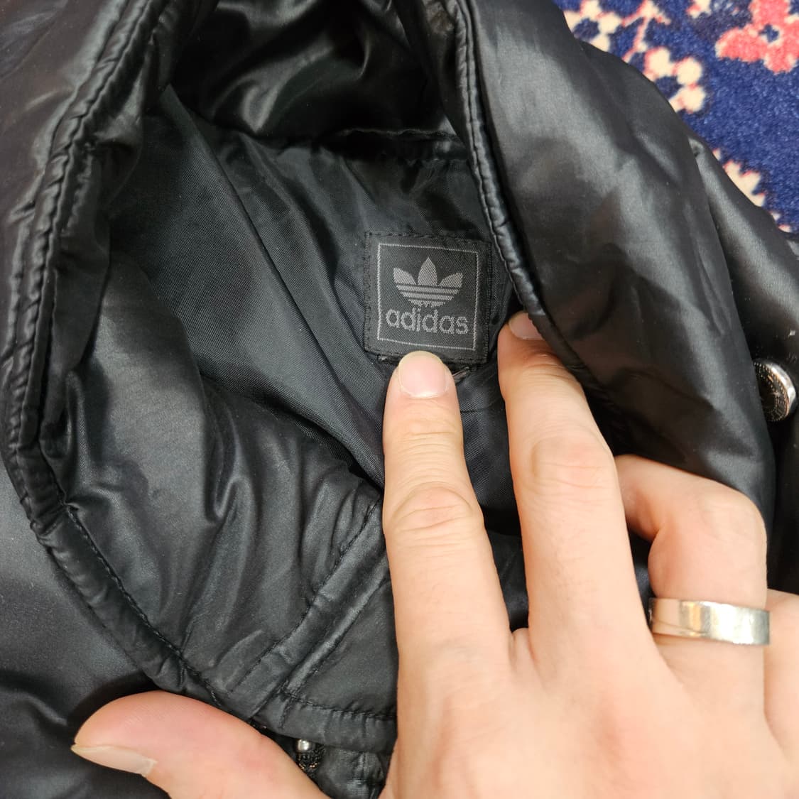 아디다스 올드스쿨 라글란 파이어버드 유광 푸퍼패딩 XL size 상품이미지5
