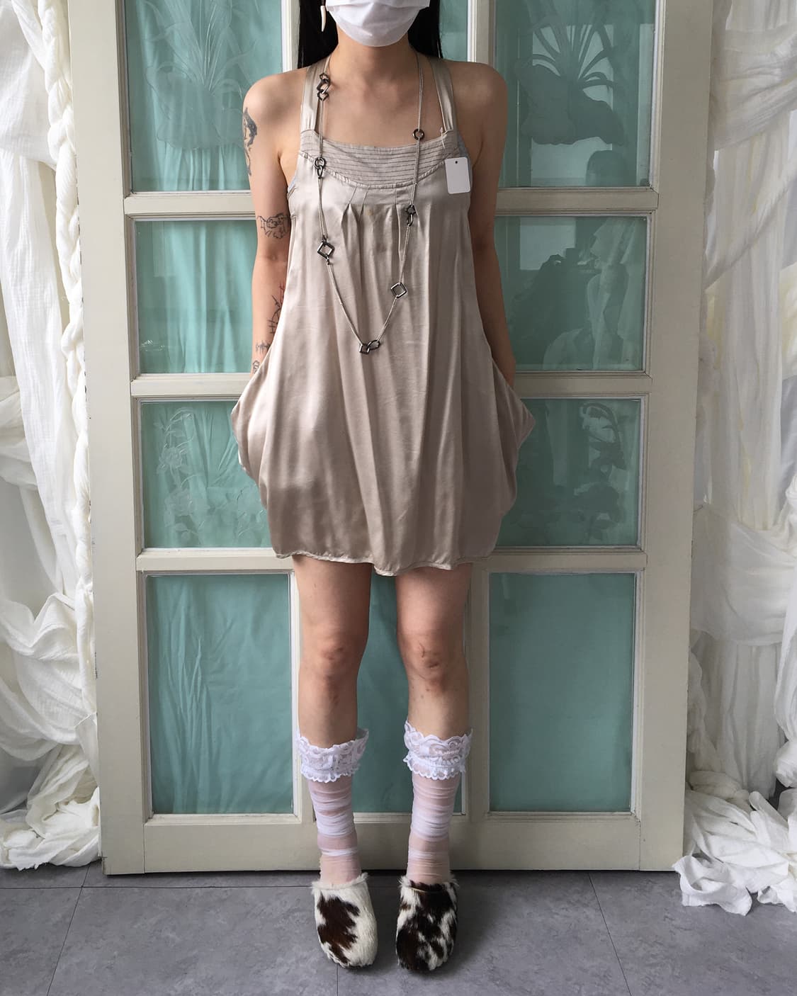 Glossy unbalanced point sleeveless onepi 상품이미지9