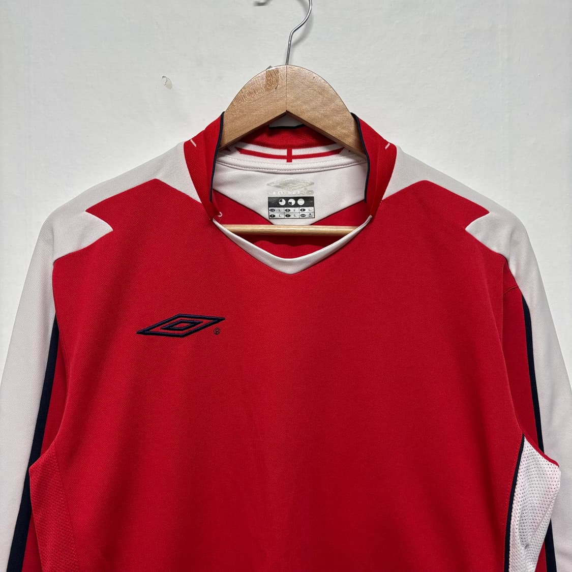 엄브로 잉글랜드 트레이닝탑 상품이미지2