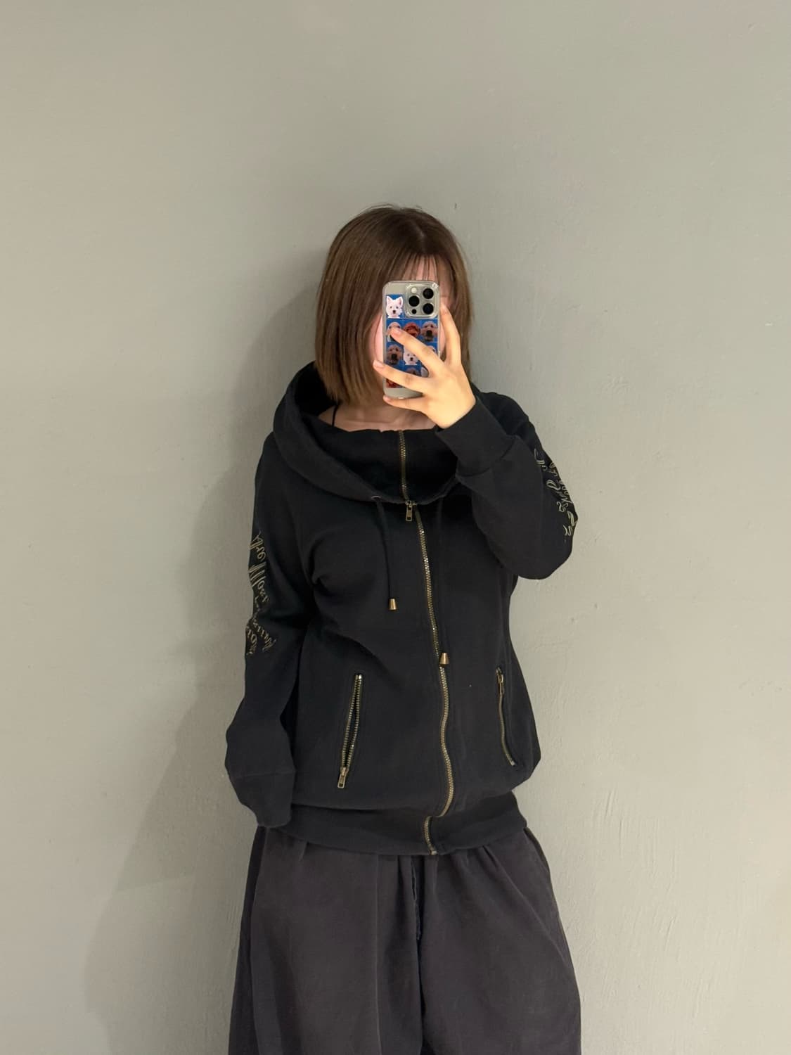 back lettering wide collar point zip-up 상품이미지2