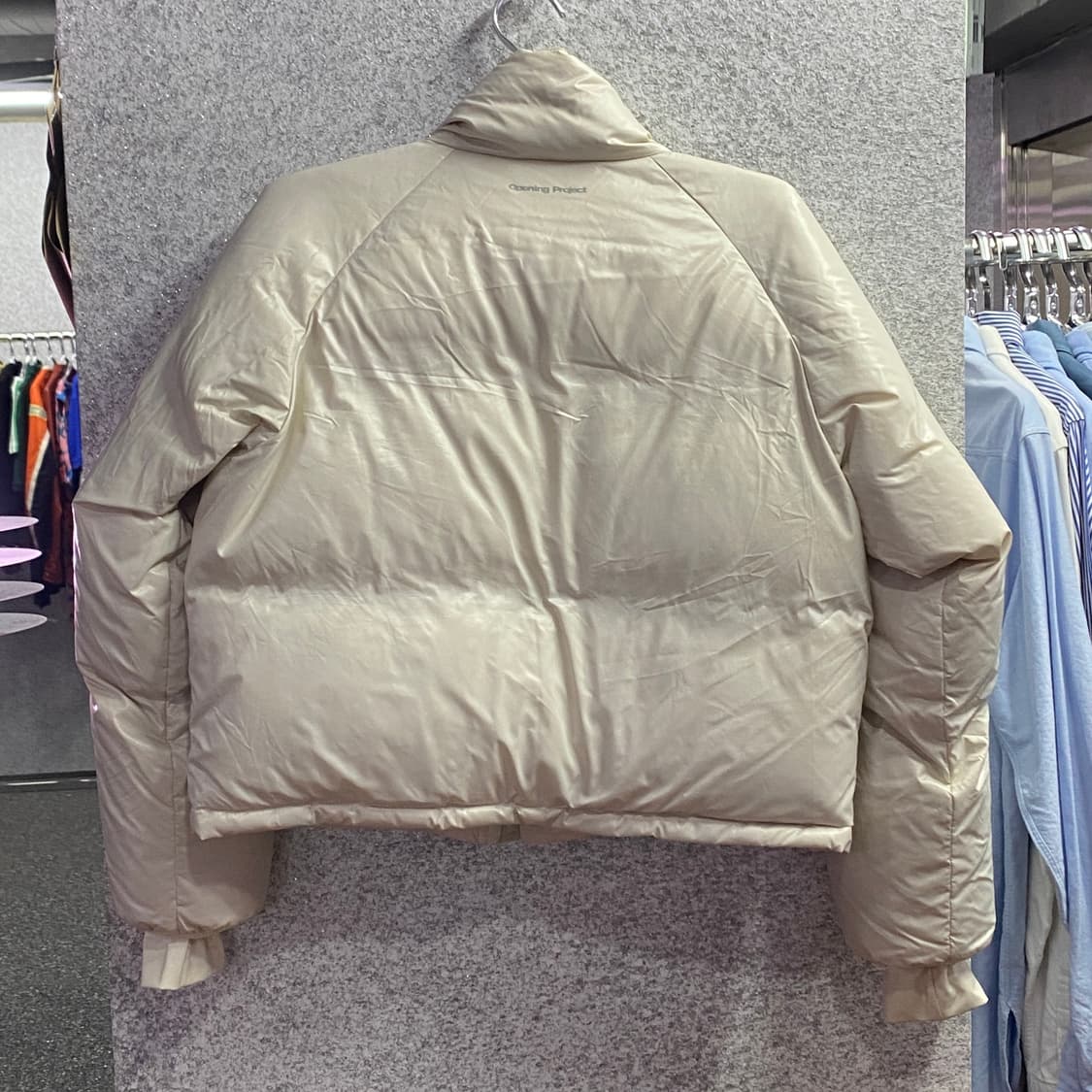 오프닝프로젝트 스몰 로고 화이트 푸퍼 다운 숏 패딩 B3183  상품이미지3