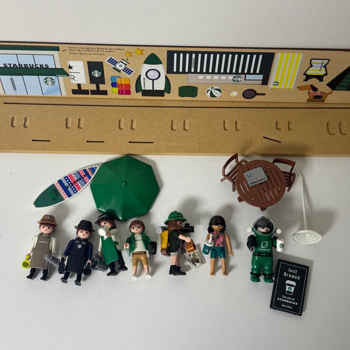 스타벅스 플레이모빌 2021 (플레이트 & 피규어 8개 일괄) 상품이미지5