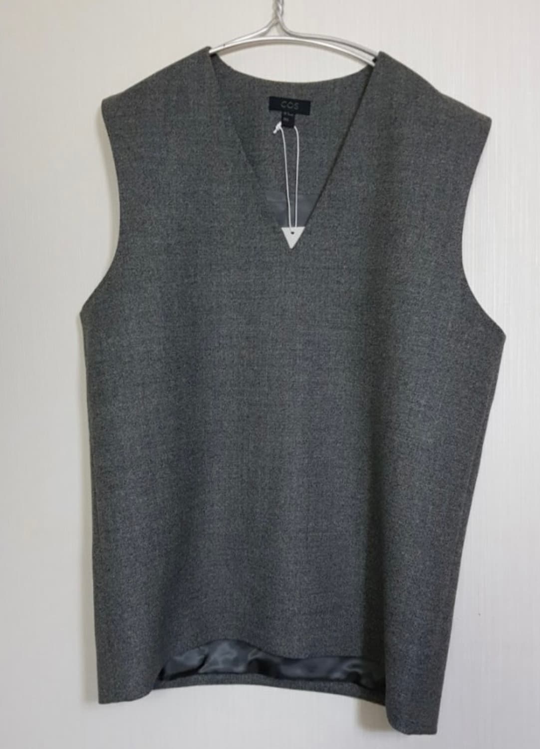 cos 우븐 울 브이넥 베스트 M 상품이미지1