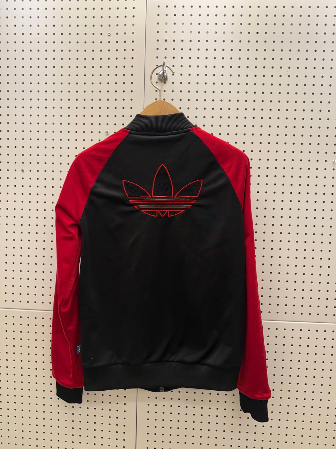 아디다스 오리지널 트랙 자켓 레드 블랙 U1135 상품이미지3
