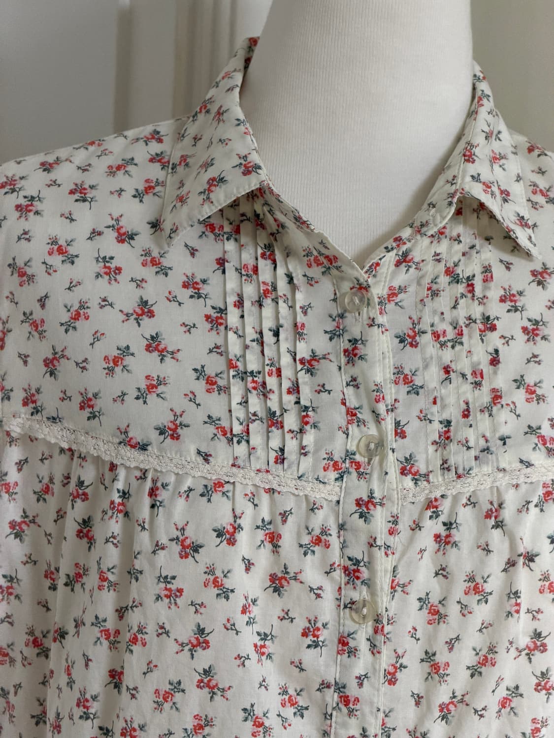 잔꽃무늬 레이스 퍼프 반팔 블라우스 셔츠 상품이미지3