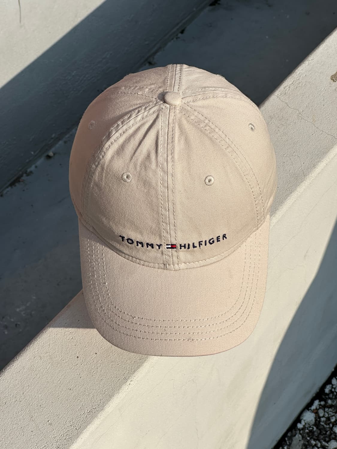 [F] 타미힐피거 로고 베이지 볼캡 모자 상품이미지1