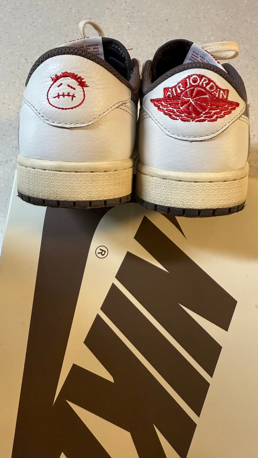조던1 x 트래비스 스캇 (리버스 모카) 상품이미지6