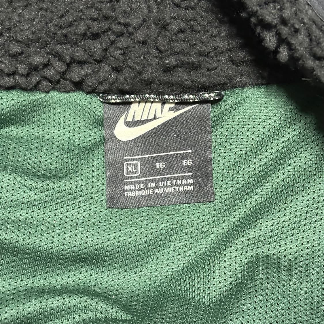 XL 나이키 블랙 그린 배색 셰르파 플리스 상품이미지4
