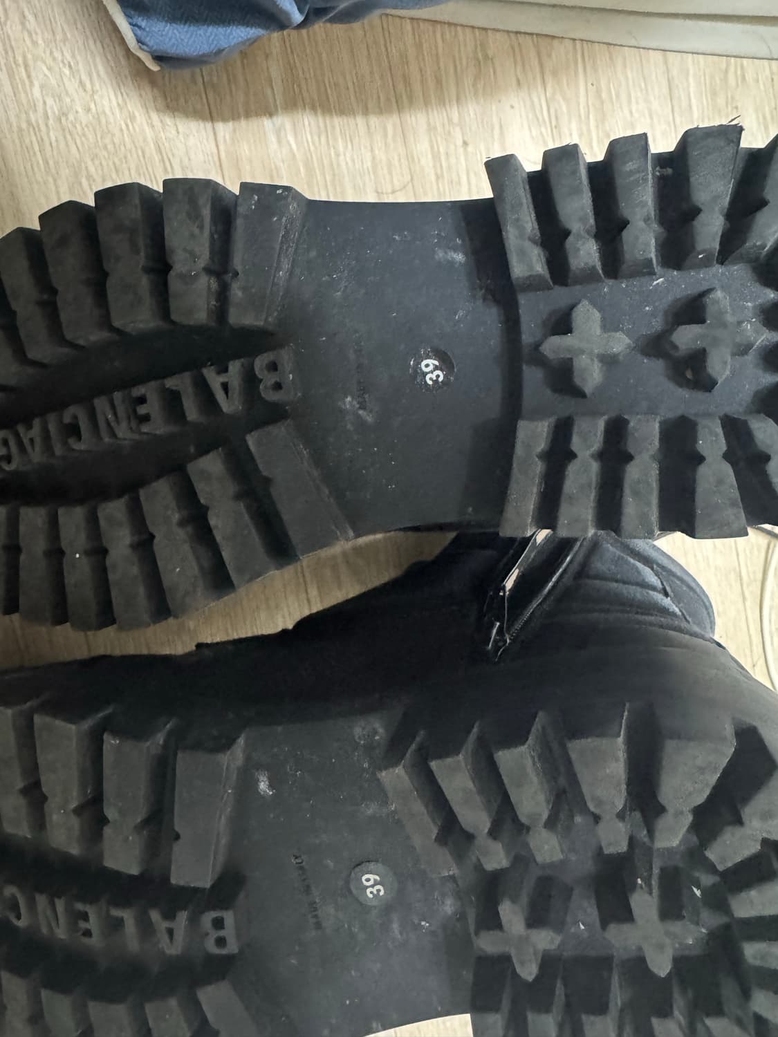 발렌시아가 컴뱃 스트라이크 부츠 상품이미지2