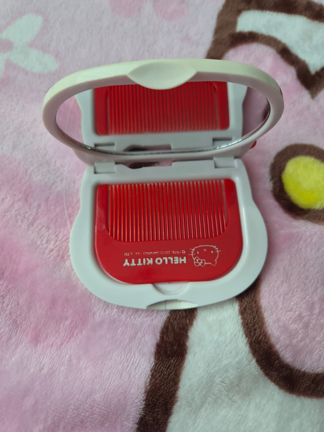 헬로키티 고전키티 얼굴 모양 거울 빗 세트 상품이미지2