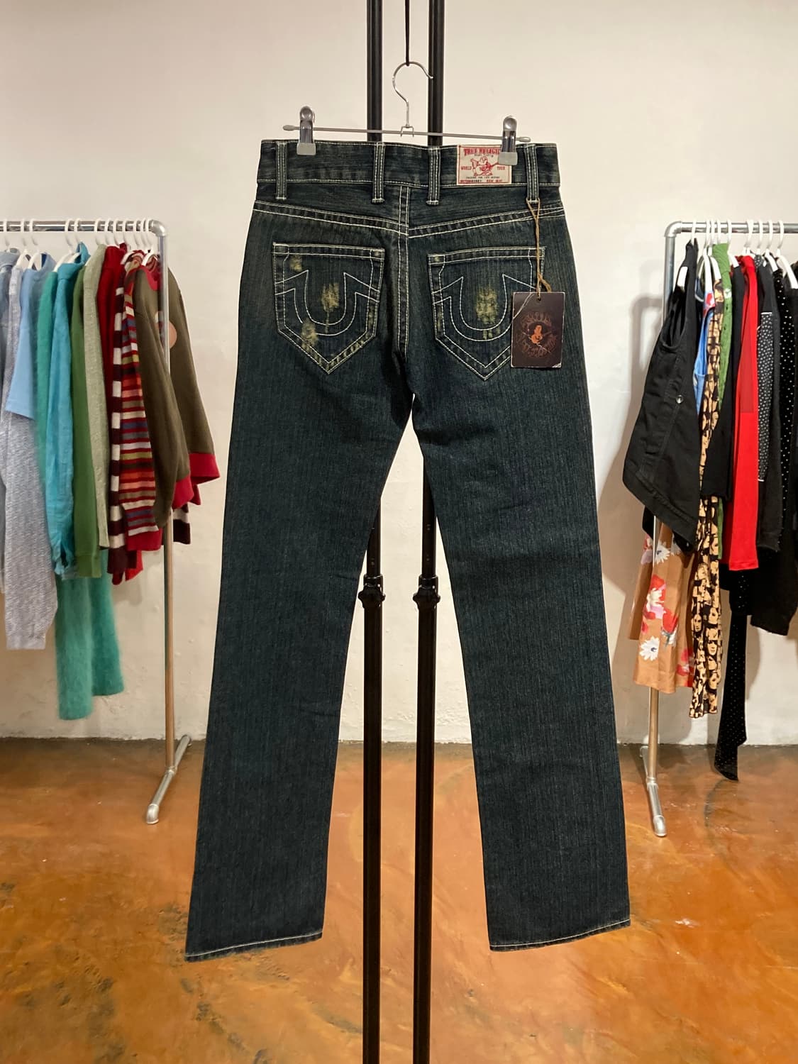 트루릴리젼 시그니처 빅T 부츠컷 데님 상품이미지9