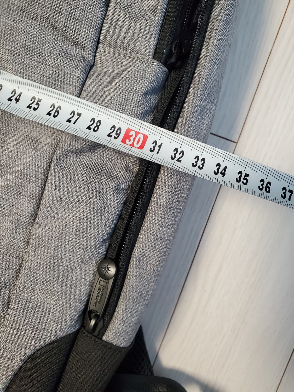 미사용)내셔널지오그래픽 그레이 백팩

여러 중고사이트에도 같이 판매하고  상품이미지7