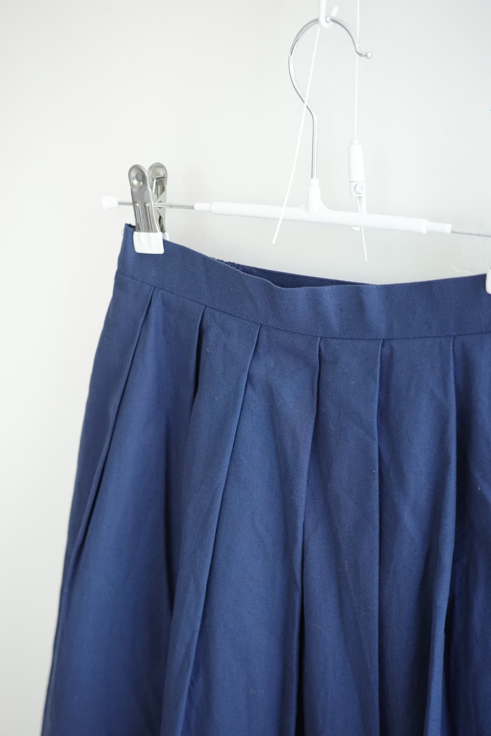 liberty house   • 네이비 핀턱 스커트 상품이미지3