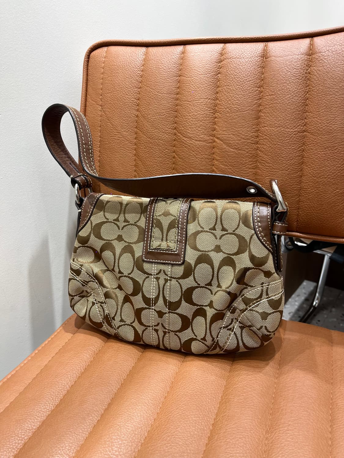 Coach brown basic bag 상품이미지5