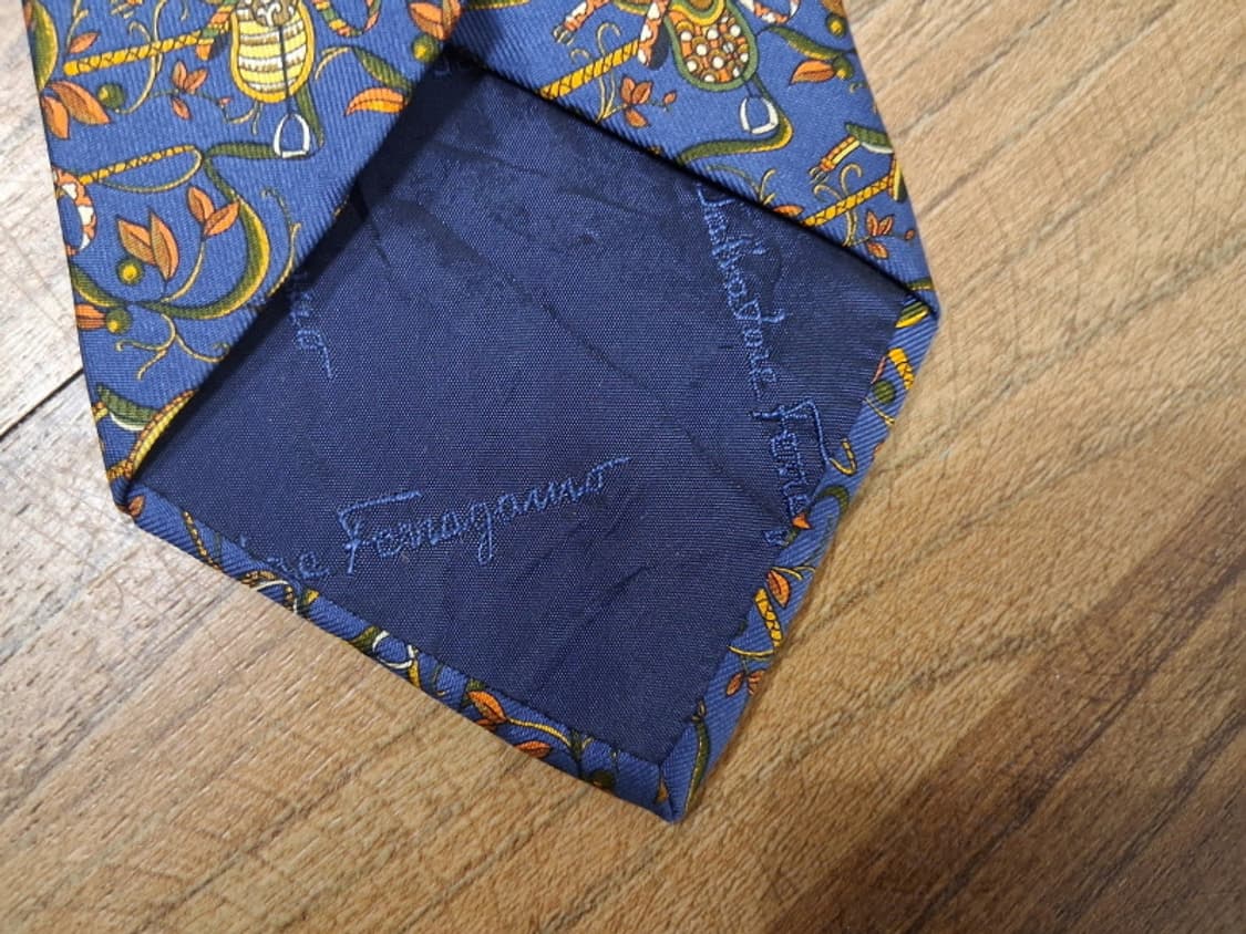 일본수입 살바토레 페라가모넥타이 칼라감배색 패턴 뛰어난  9.7 상품이미지4