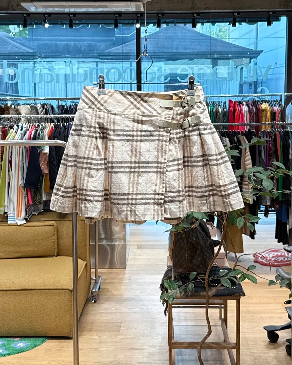 버버리 블루라벨 베이지 노바체크 버클 핀턱 미니스커트  상품이미지1