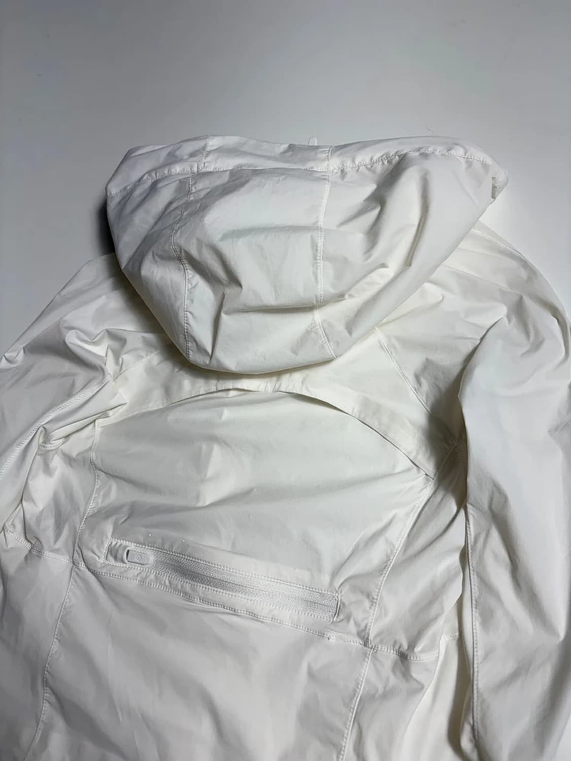 룰루레몬 Lululemon 화이트 러닝 바람막이 후드 자켓 R2038 상품이미지4