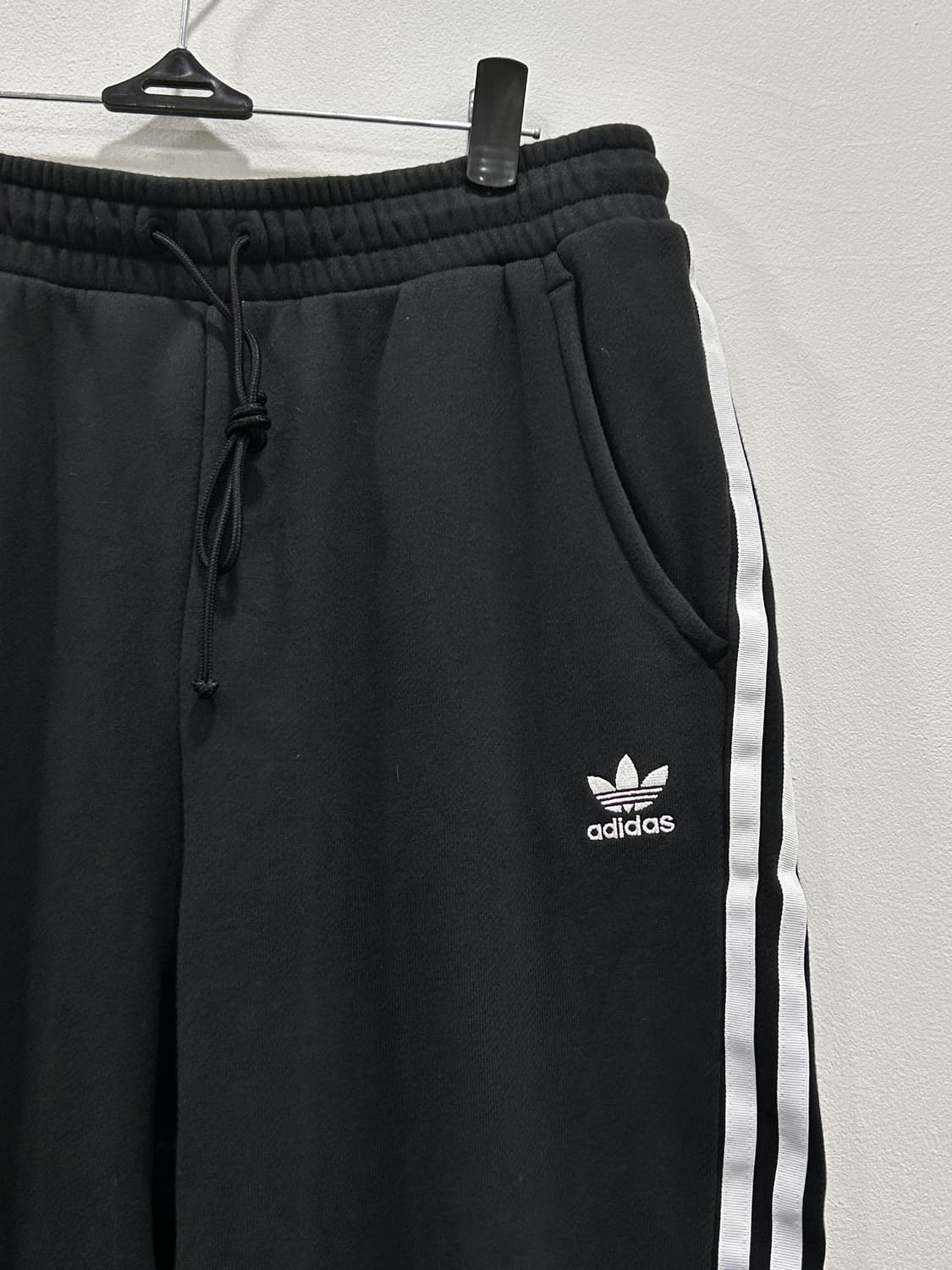 아디다스 트레포일 밴딩 조거 팬츠 L 삼선 블랙 상품이미지2