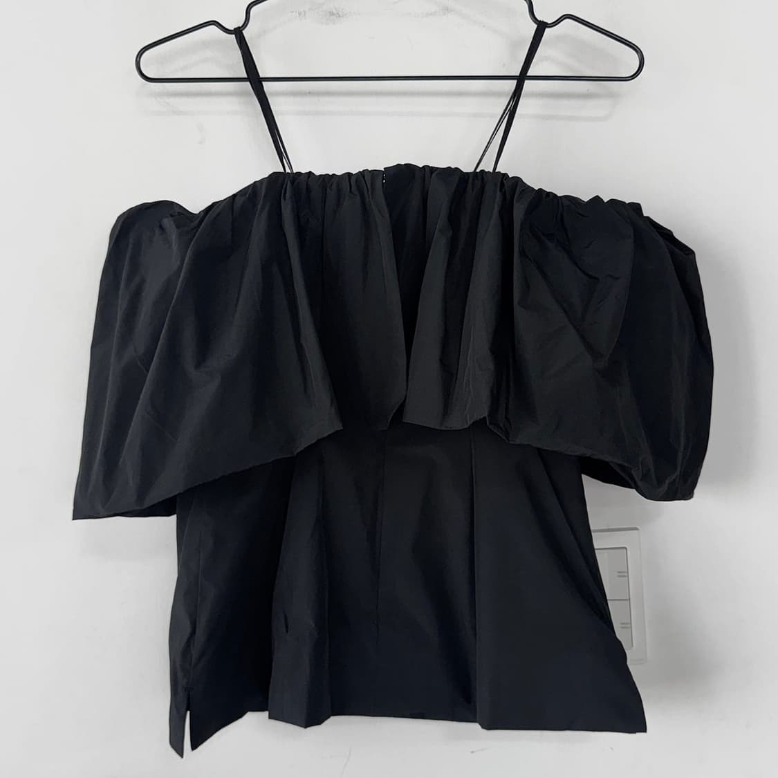 코스 COS 23 볼류미너스 오프숄더 탑 [새상품] 상품이미지3