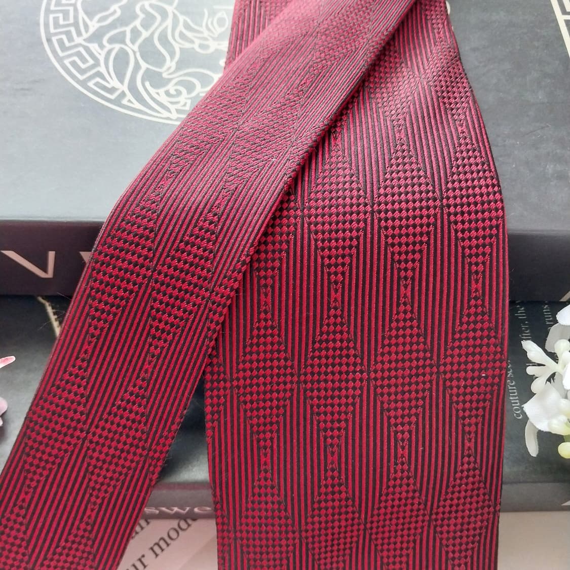 베르사체 실크 메두사 패턴 슬림 넥타이 7.7cm A+등급 K1613
 상품이미지3