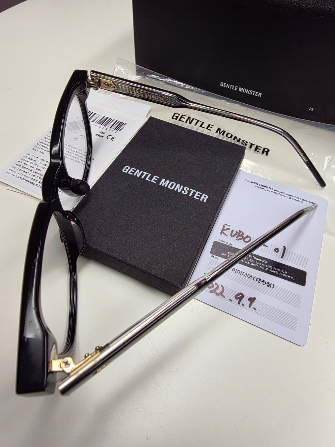 젠틀몬스터 KUBO 01 블랙 안경 상품이미지4