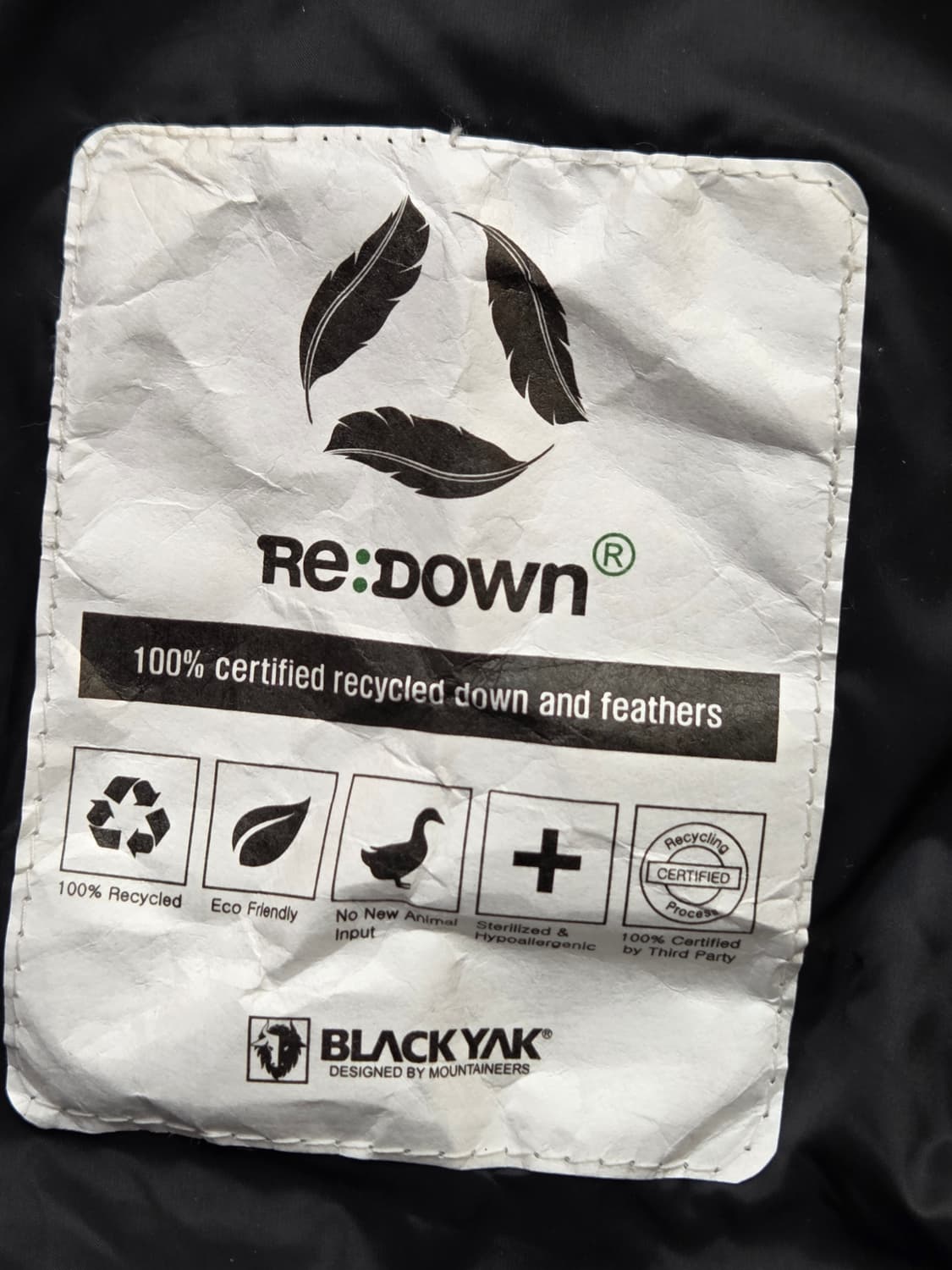 블랙야크 110 사이즈 롱패딩입니다. 블랙 색상이라 어느 옷에나 잘 어울 상품이미지5