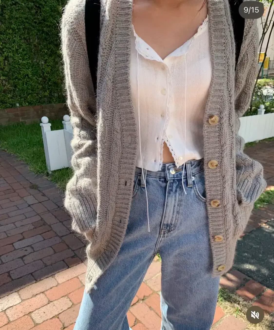 더바넷 24fw_grey granny cable knit cardigan 상품이미지1