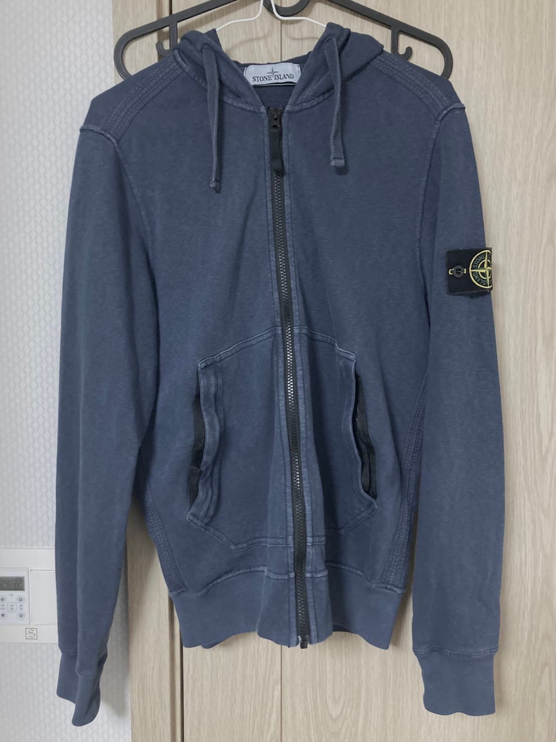 스톤아일랜드 와펜 후드집업 s 다잉 다크 네이비 상품이미지1