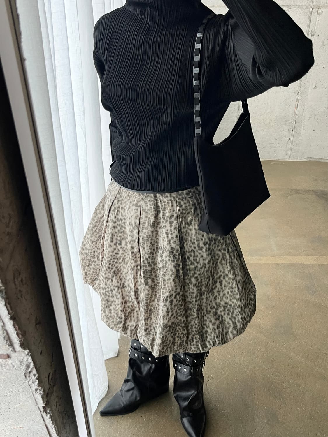 90s Ferragamo 페라가모 아크릴 핸들 백 상품이미지4