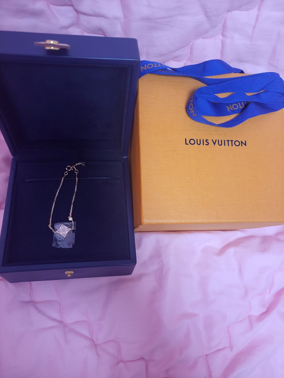 정품)급처새상품!루이비통 18K핑크자개 다이아몬드 컬러블라썸BB 스타팔찌 상품이미지3