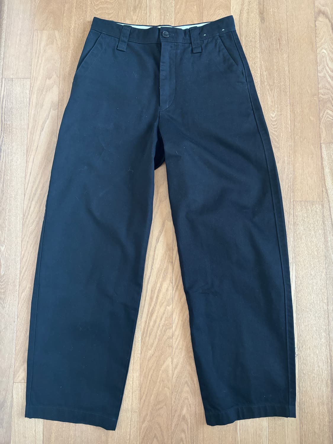 유니클로 와이드핏 치노 팬츠 상품이미지1