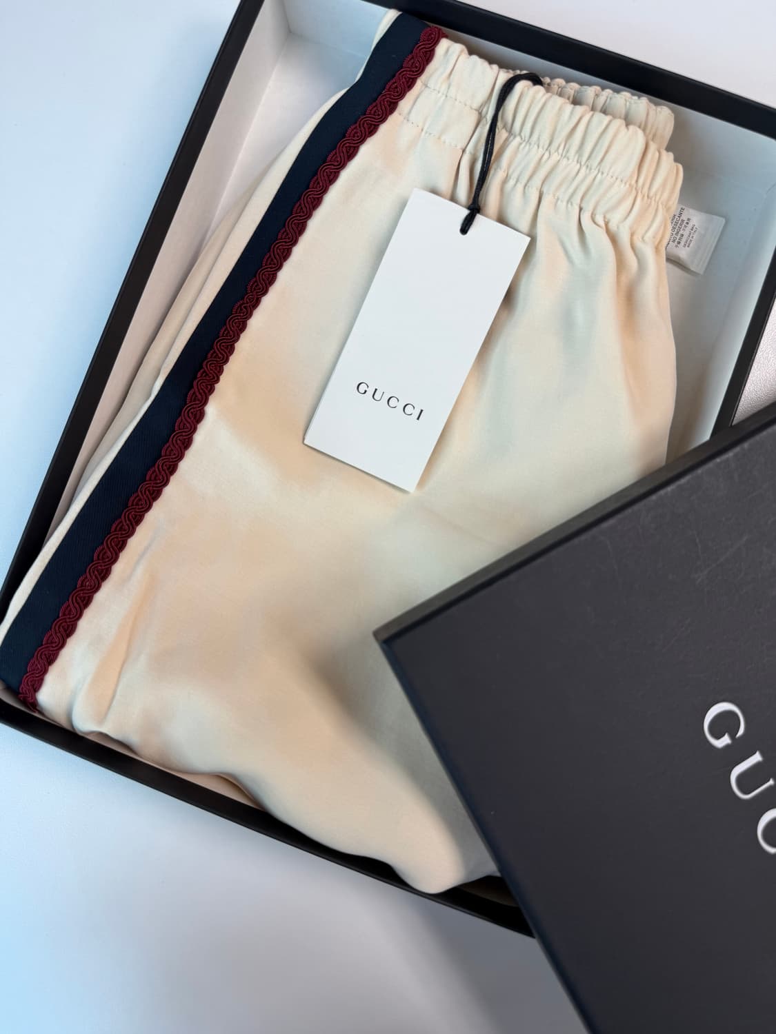 정품 구찌 사이드라인 크림색 쇼츠 상품이미지1