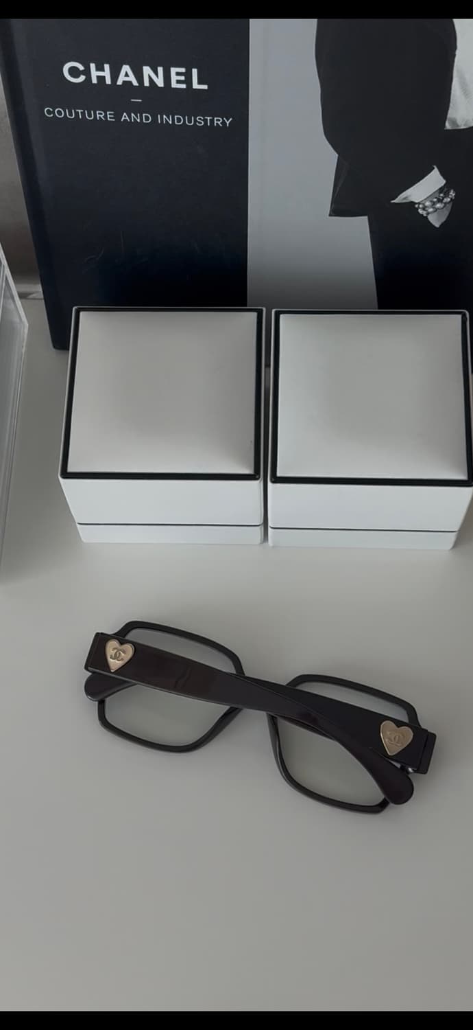 샤넬 하트 템플 안경 브라운 상품이미지7