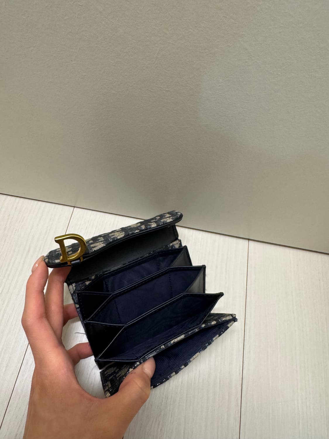 디올 오블리크 새들 지갑 상품이미지5