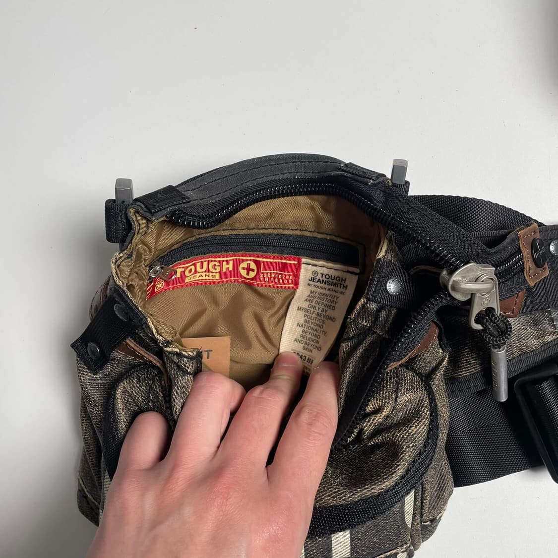 Tough jeansmith 캔버스 페인트 크로스백 상품이미지10